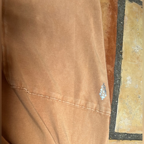 Tan Bohemian Jumpsuit with Relaxed Fit and Tapered Ankle - Picture 4 of 6